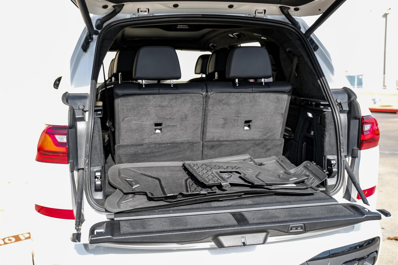 BMW X7 Vehicle Main Gallery Image 53