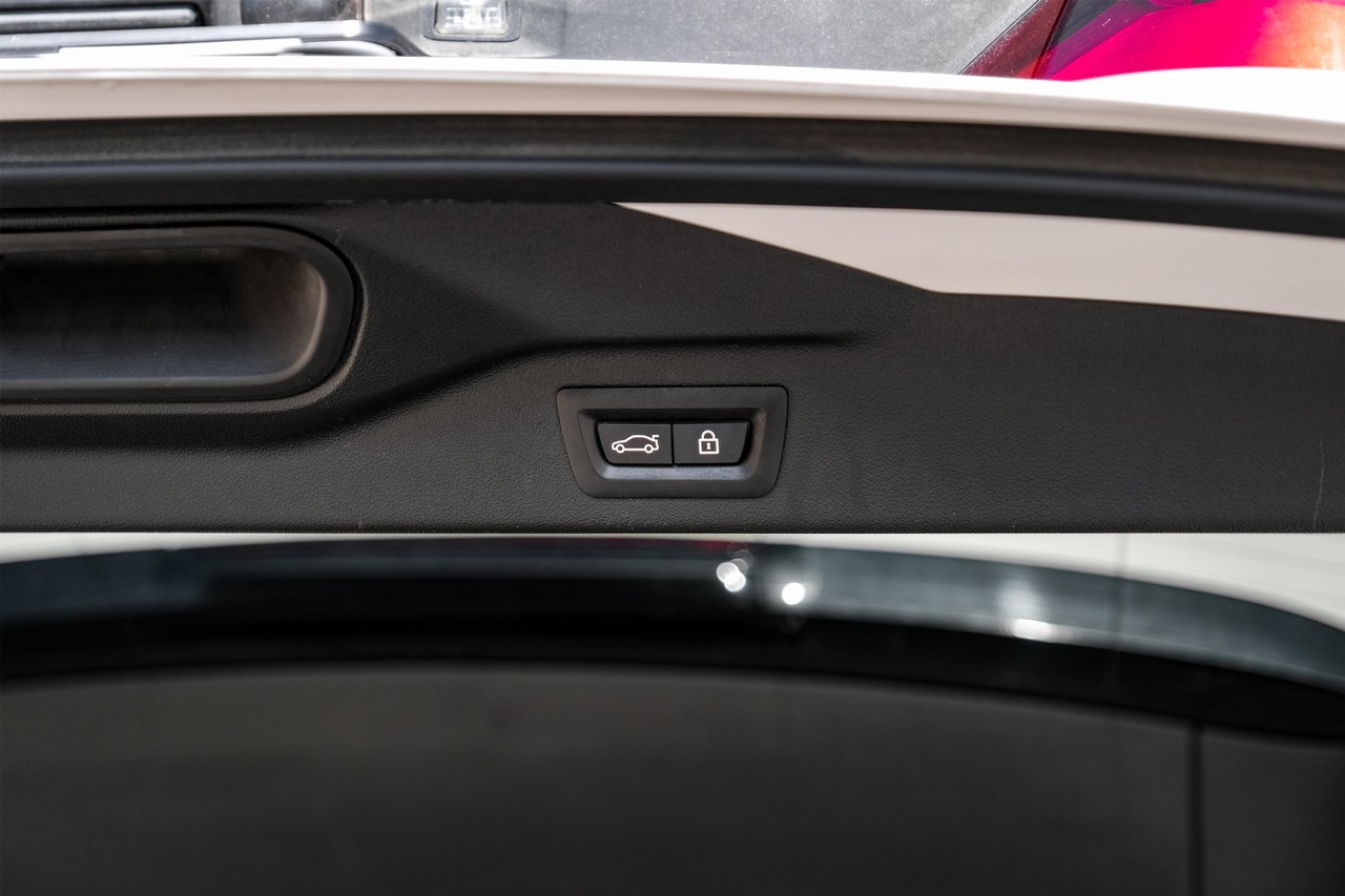 BMW X7 Vehicle Main Gallery Image 54