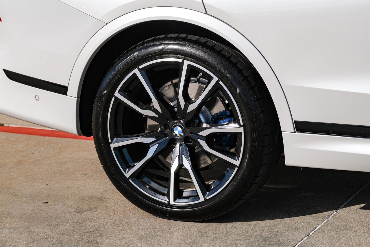 BMW X7 Vehicle Main Gallery Image 55