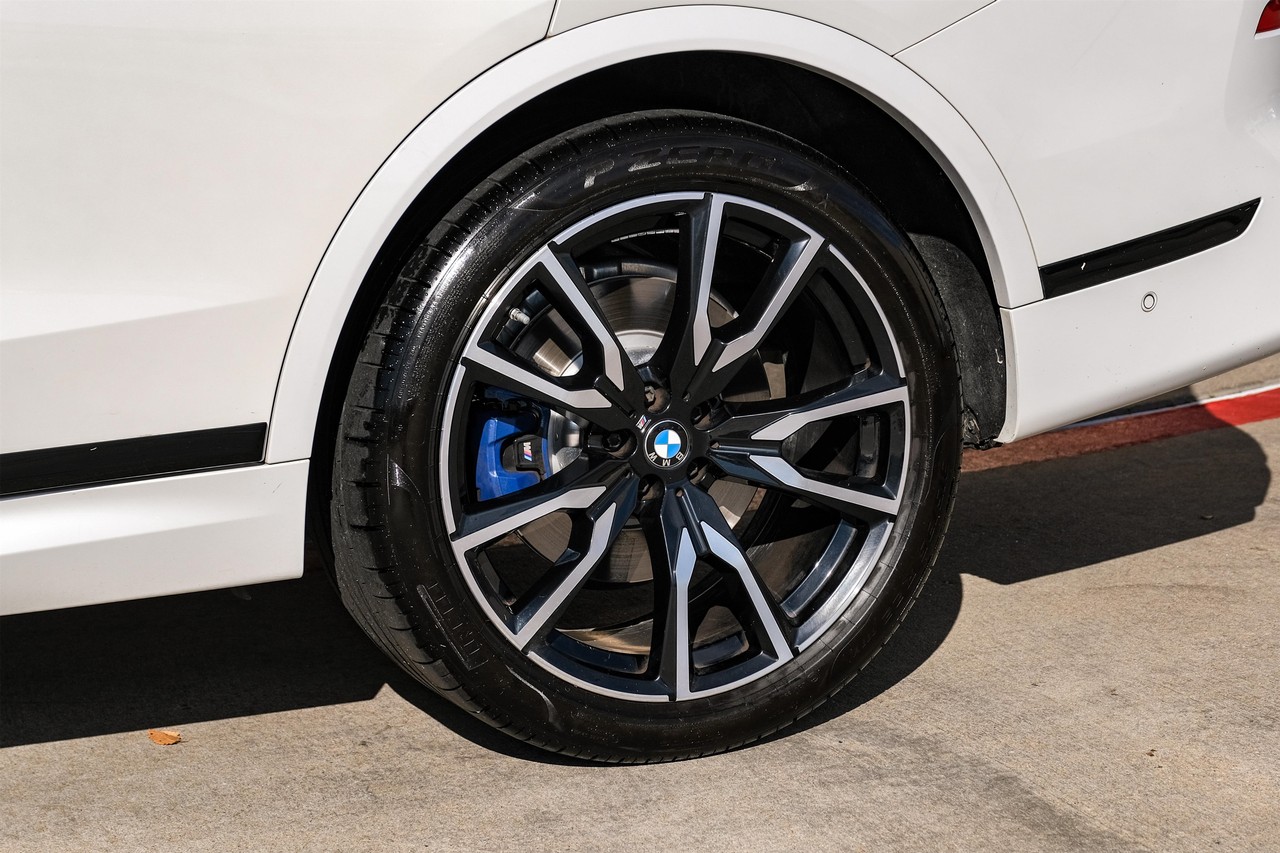 BMW X7 Vehicle Main Gallery Image 58