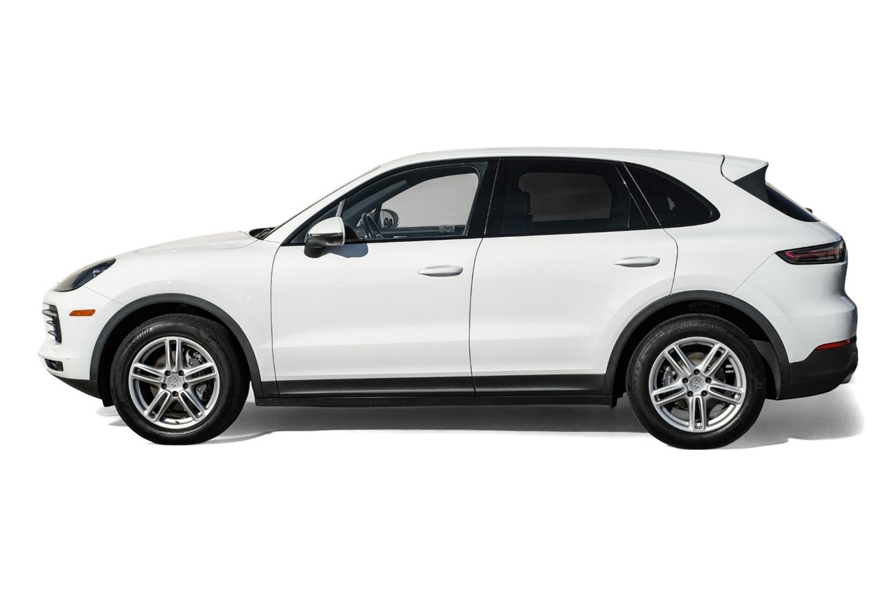 Porsche Cayenne Vehicle Main Gallery Image 12