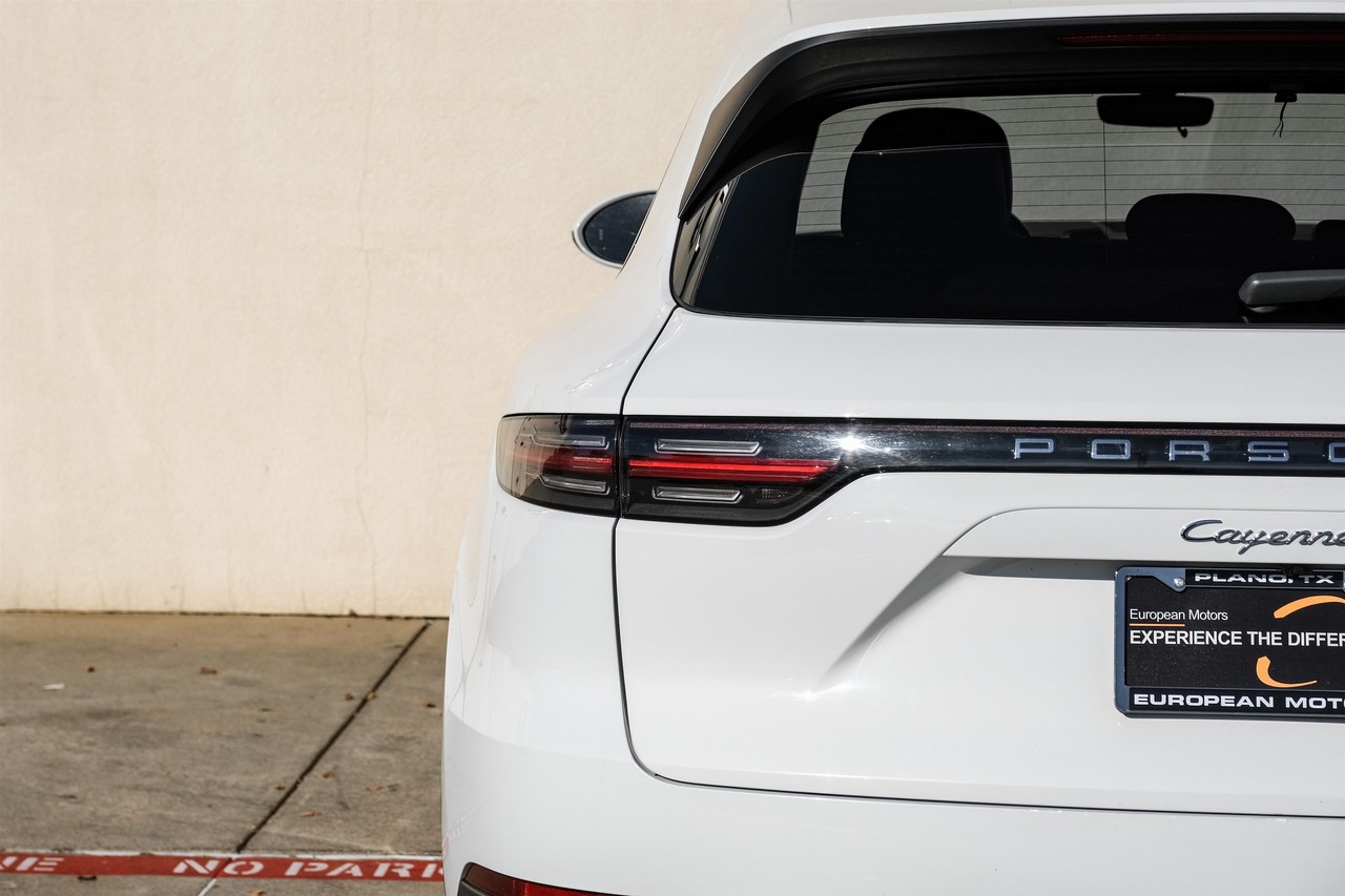 Porsche Cayenne Vehicle Main Gallery Image 50