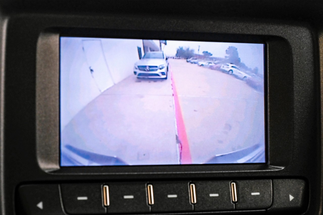 GMC Canyon Vehicle Main Gallery Image 17