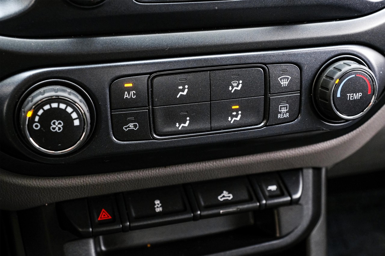 GMC Canyon Vehicle Main Gallery Image 22