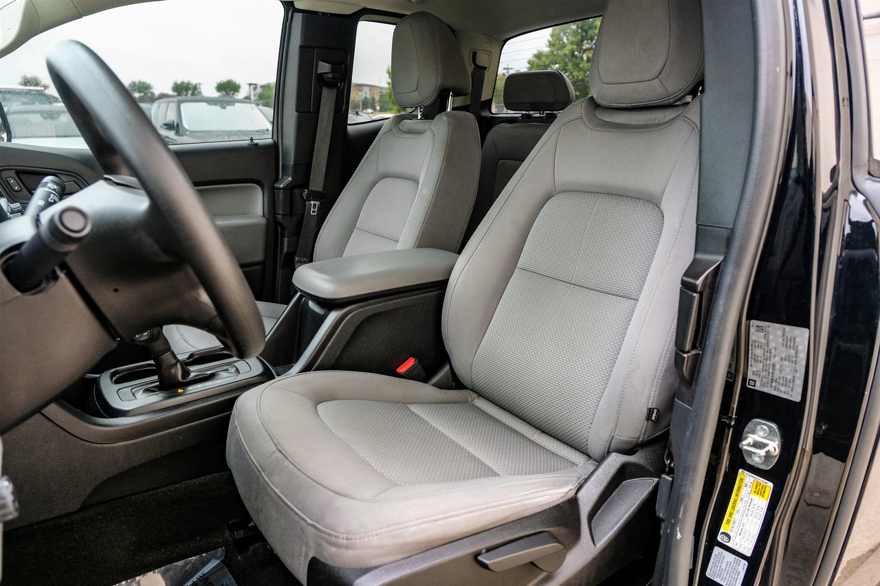 GMC Canyon Vehicle Main Gallery Image 30