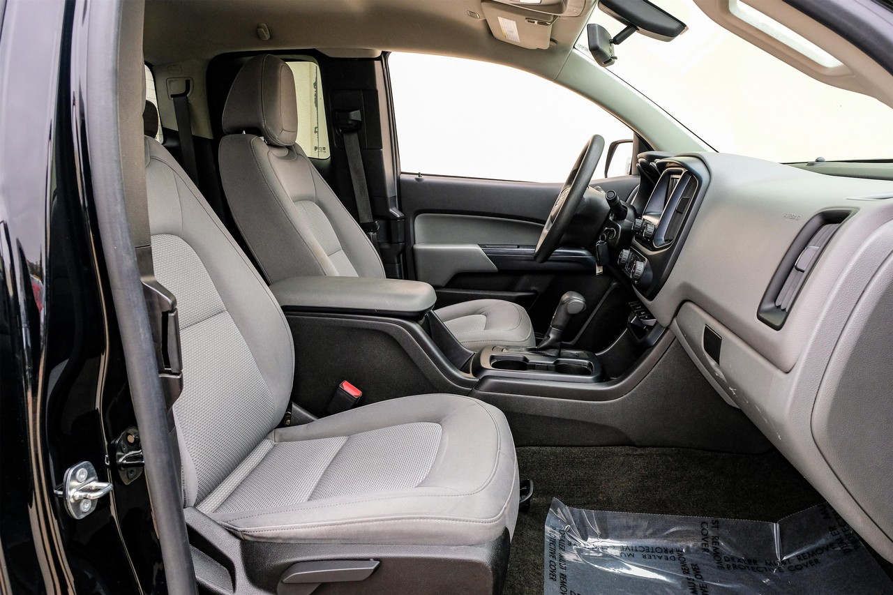 GMC Canyon Vehicle Main Gallery Image 32