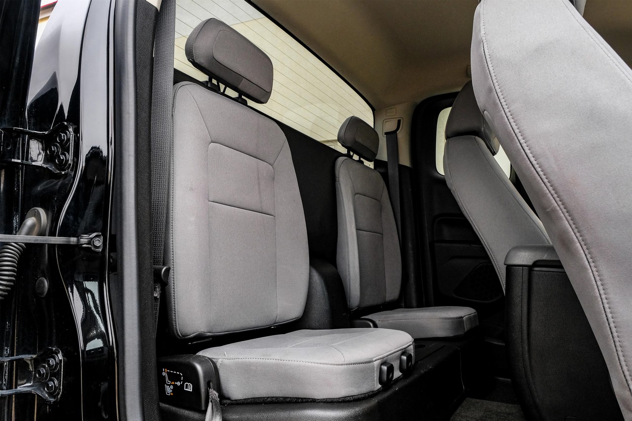 GMC Canyon Vehicle Main Gallery Image 35