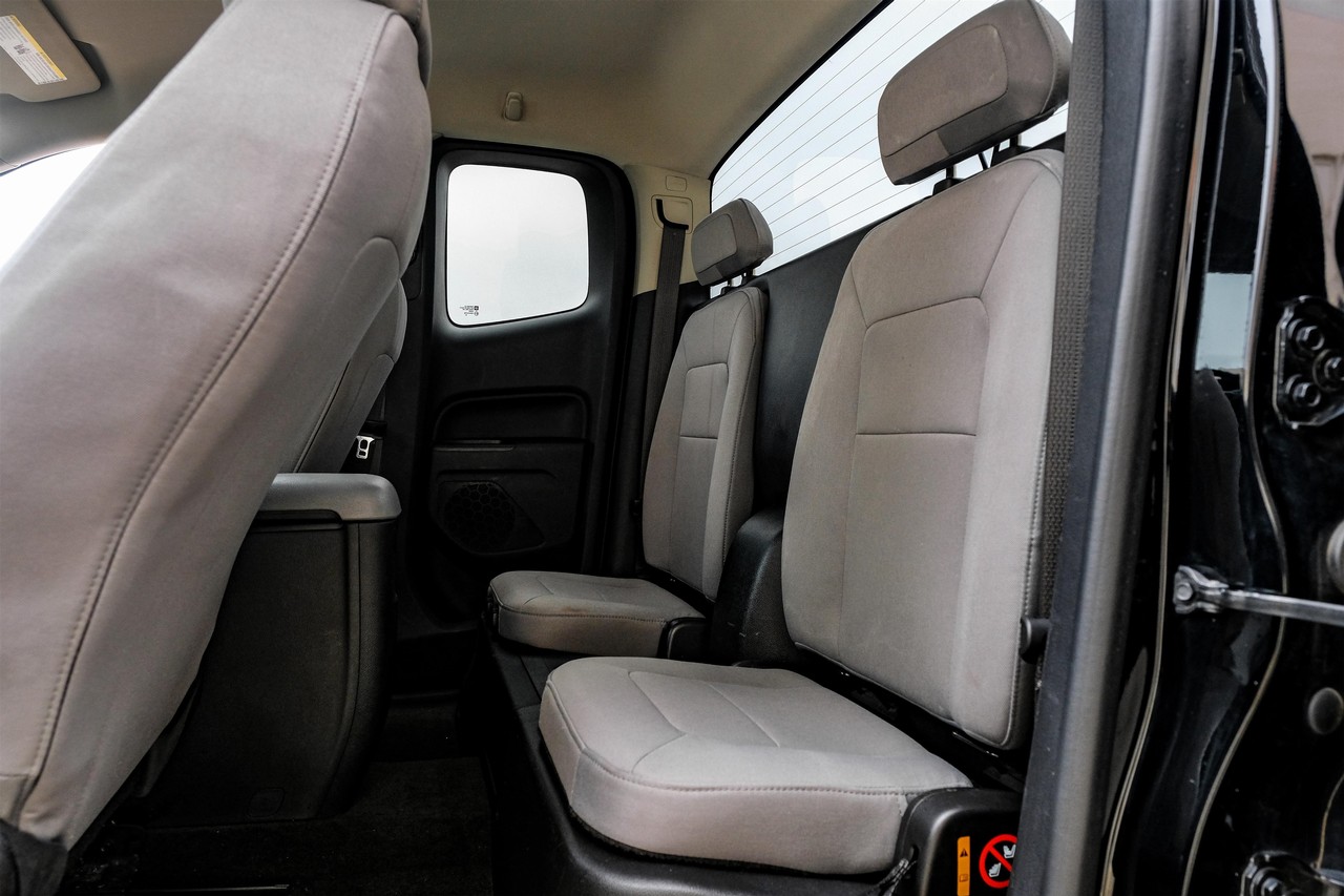 GMC Canyon Vehicle Main Gallery Image 36