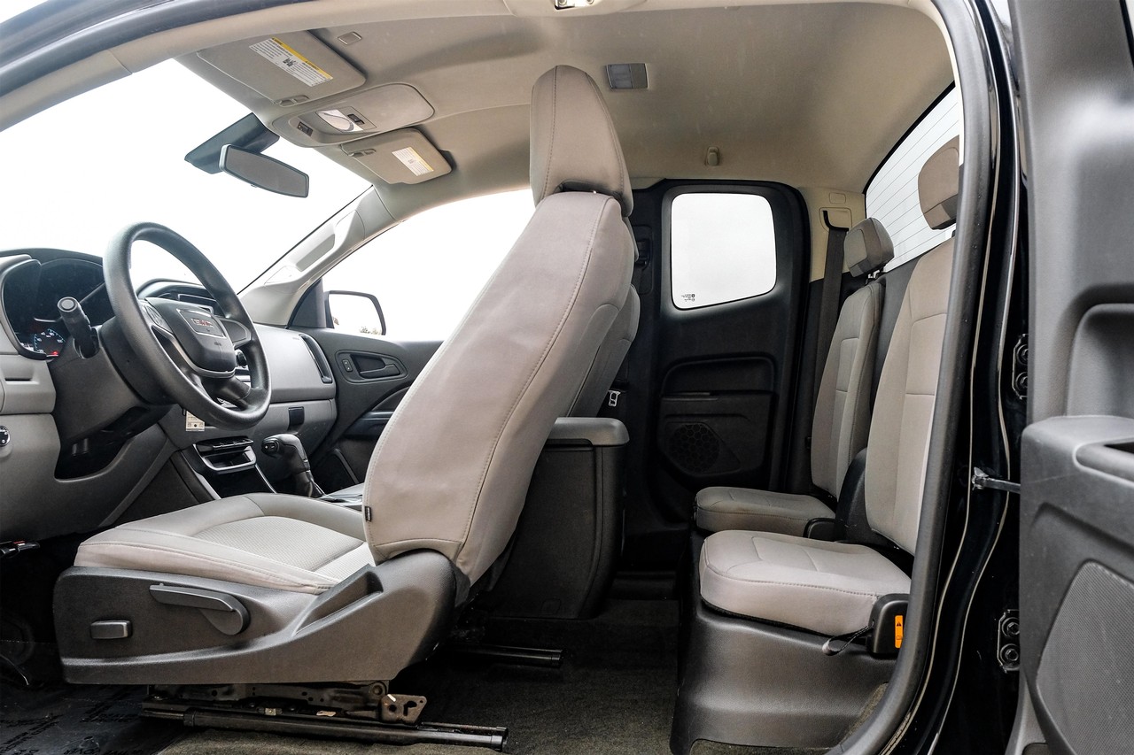 GMC Canyon Vehicle Main Gallery Image 37