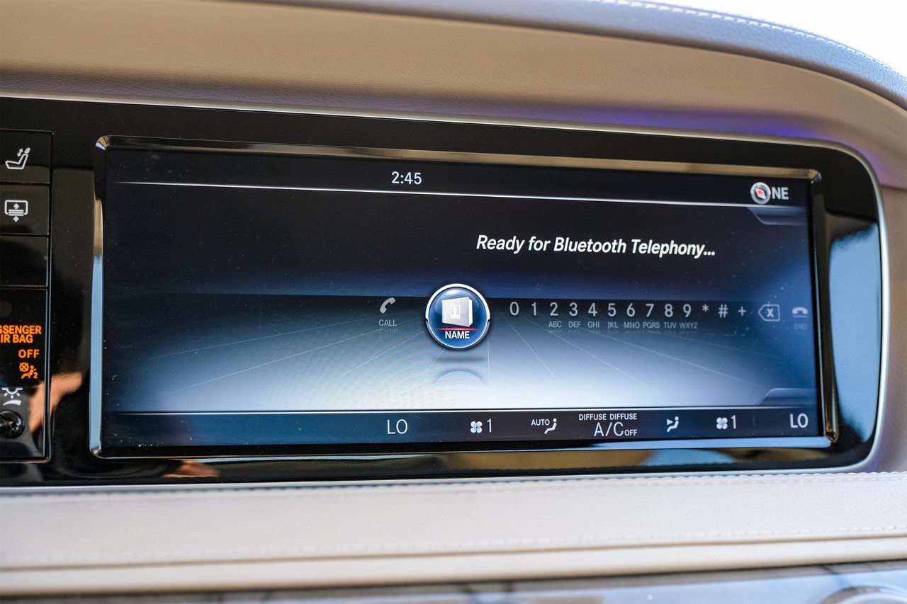 Mercedes-Benz S-Class Vehicle Main Gallery Image 25