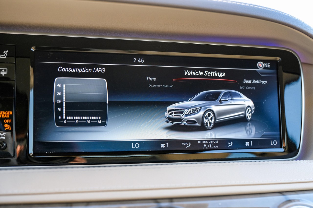 Mercedes-Benz S-Class Vehicle Main Gallery Image 29
