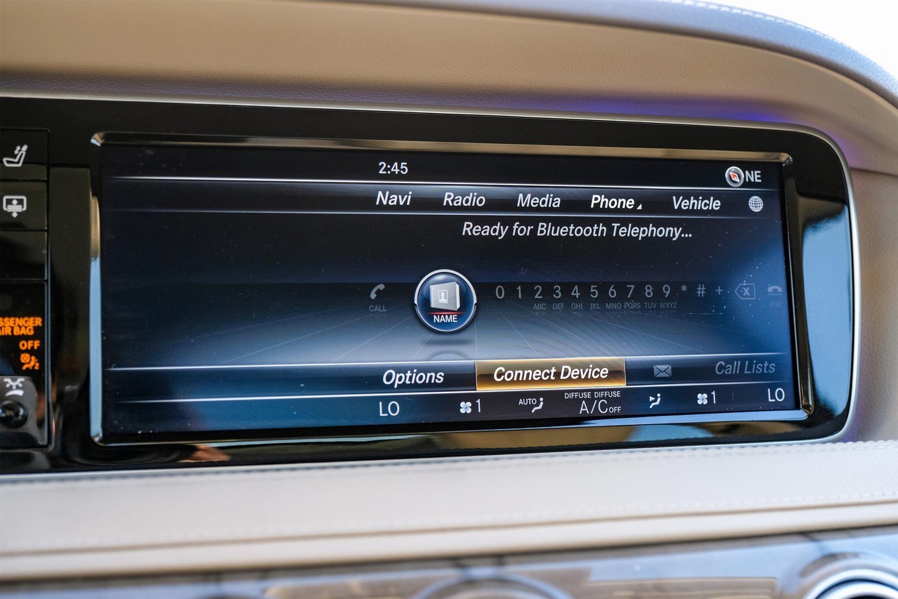 Mercedes-Benz S-Class Vehicle Main Gallery Image 30