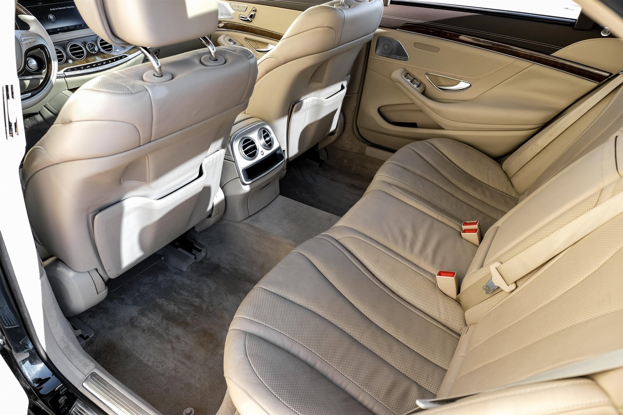 Mercedes-Benz S-Class Vehicle Main Gallery Image 36