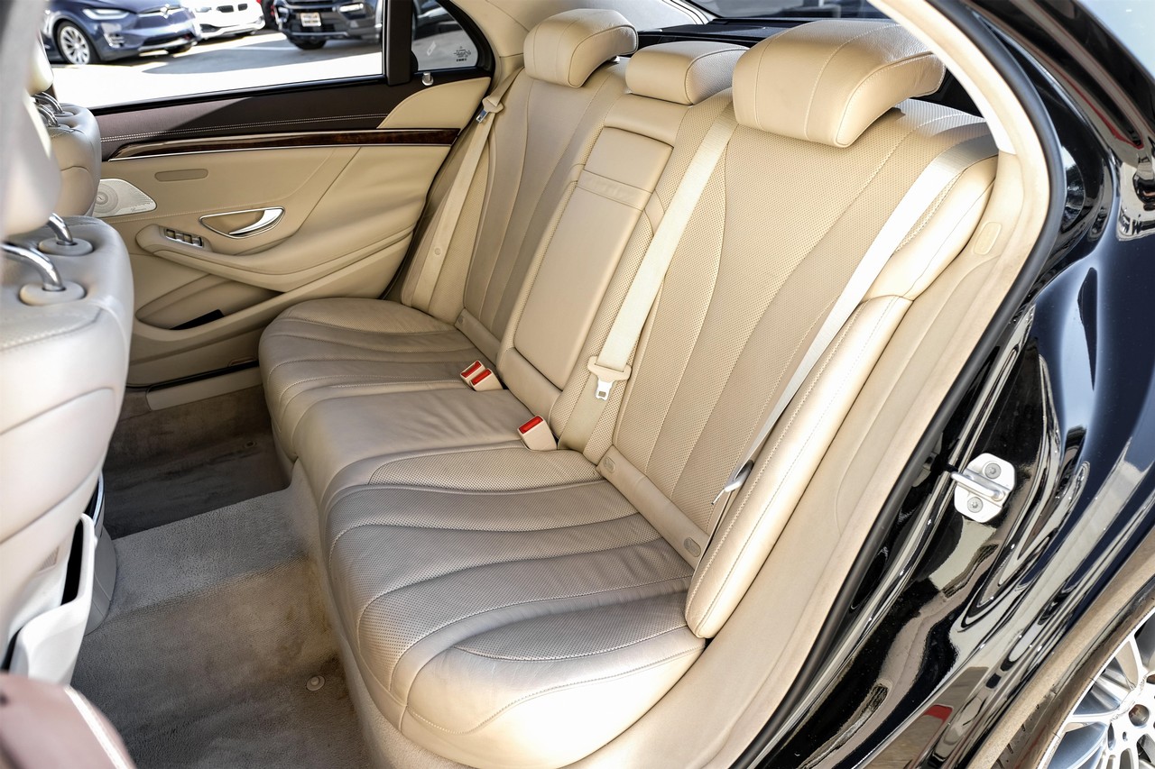 Mercedes-Benz S-Class Vehicle Main Gallery Image 37