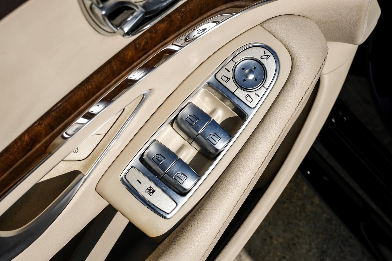 Mercedes-Benz S-Class Vehicle Main Gallery Image 41