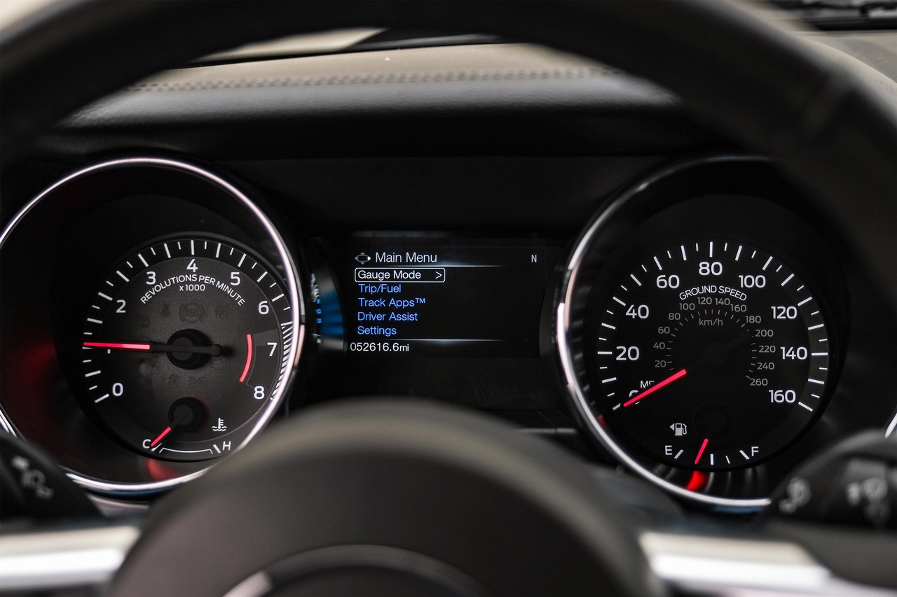 Ford Mustang Vehicle Main Gallery Image 17