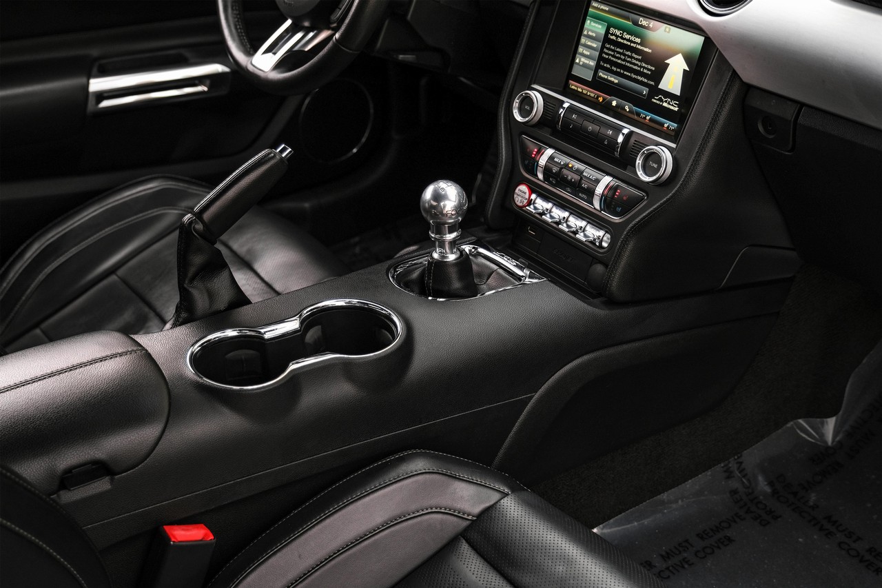 Ford Mustang Vehicle Main Gallery Image 21