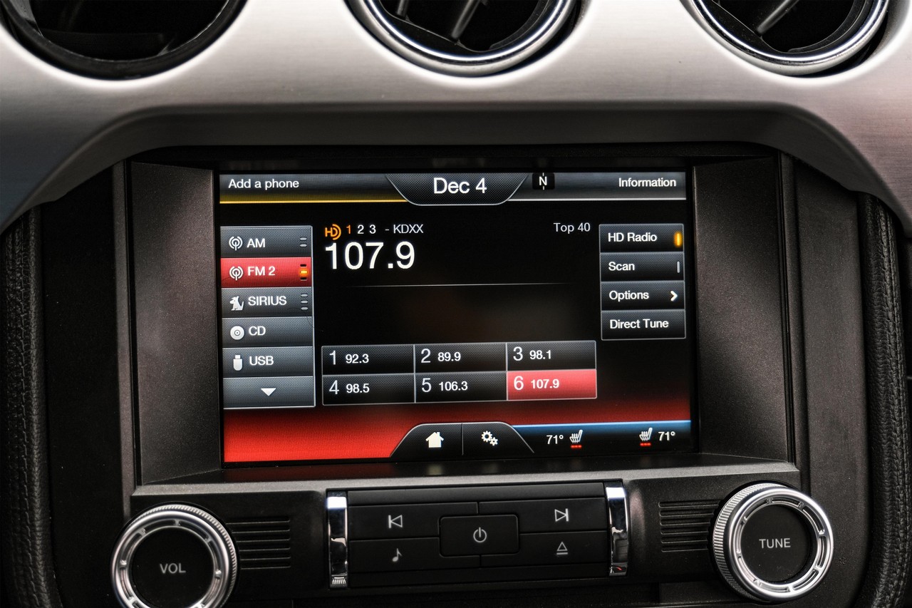 Ford Mustang Vehicle Main Gallery Image 28