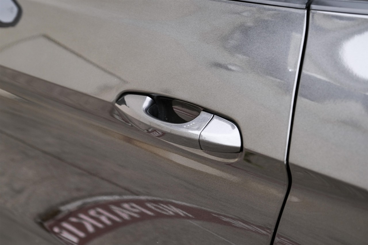 Ford Mustang Vehicle Main Gallery Image 36