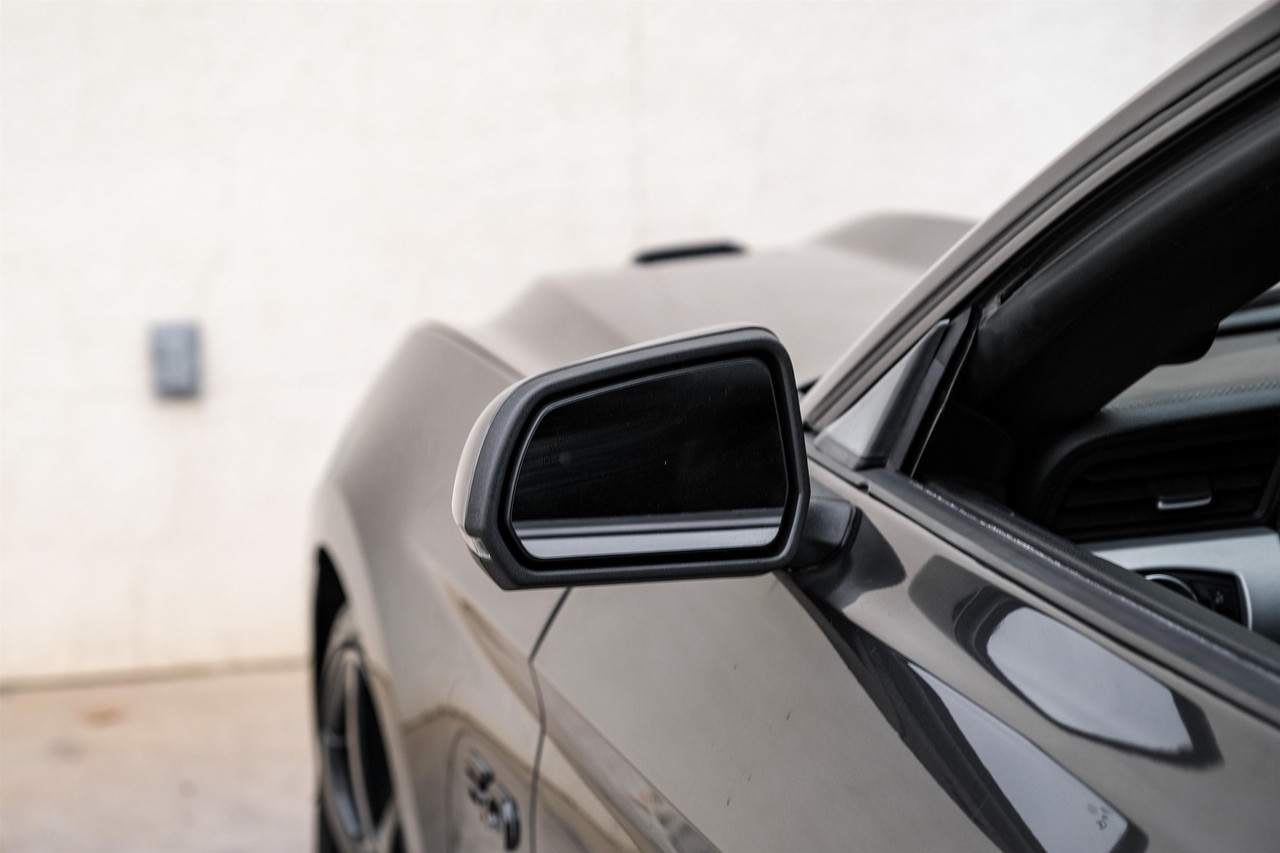 Ford Mustang Vehicle Main Gallery Image 37