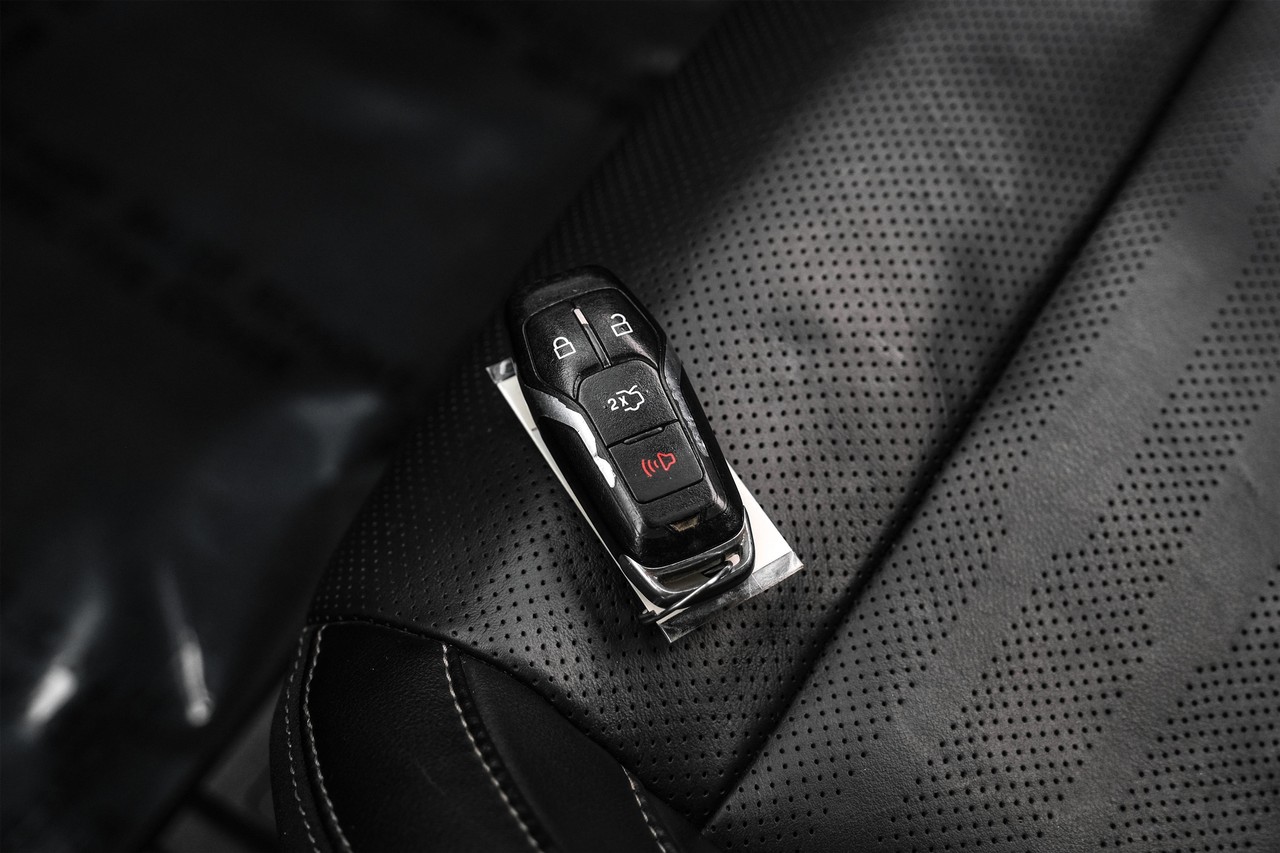 Ford Mustang Vehicle Main Gallery Image 51