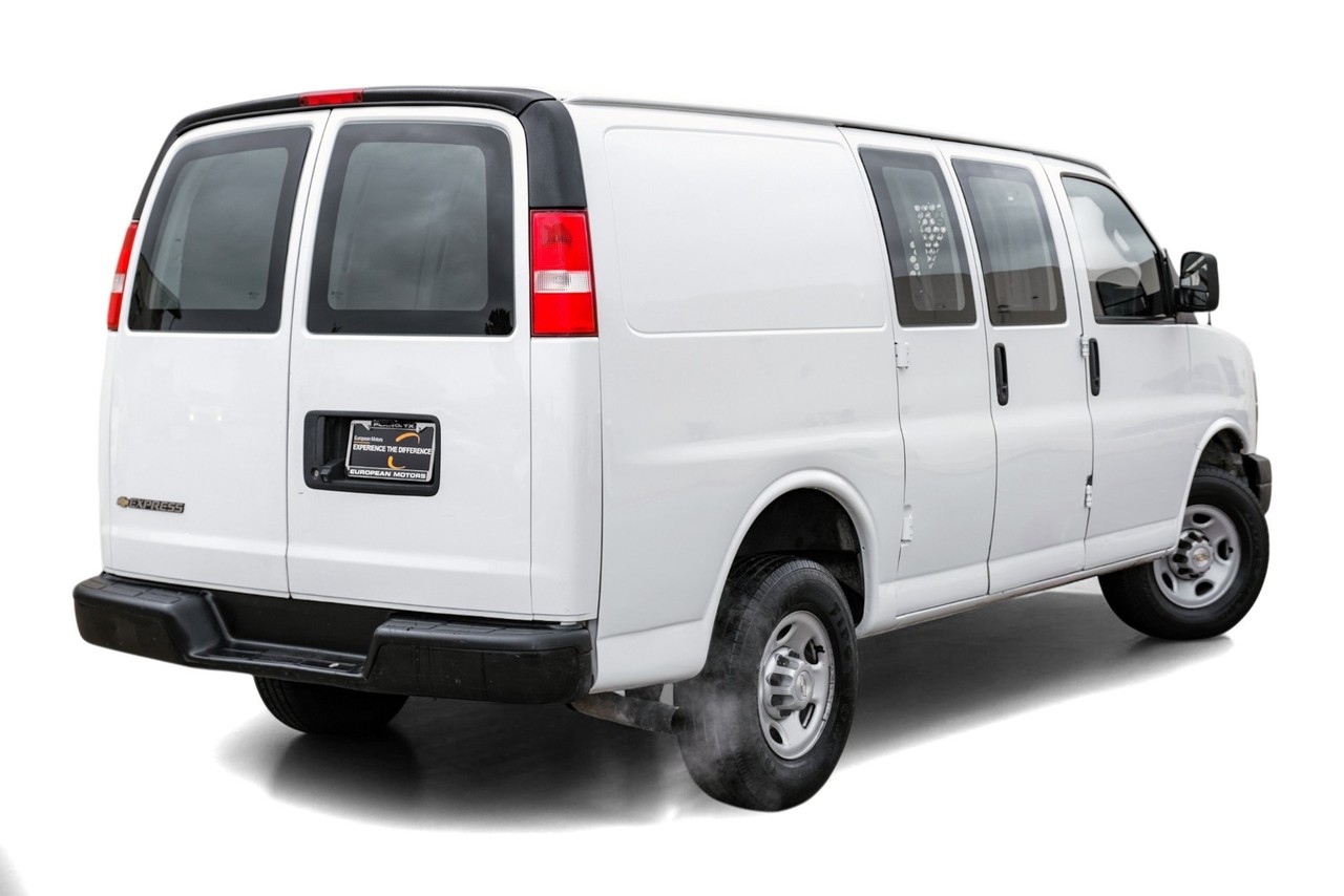 Chevrolet Express Cargo Van Vehicle Main Gallery Image 08
