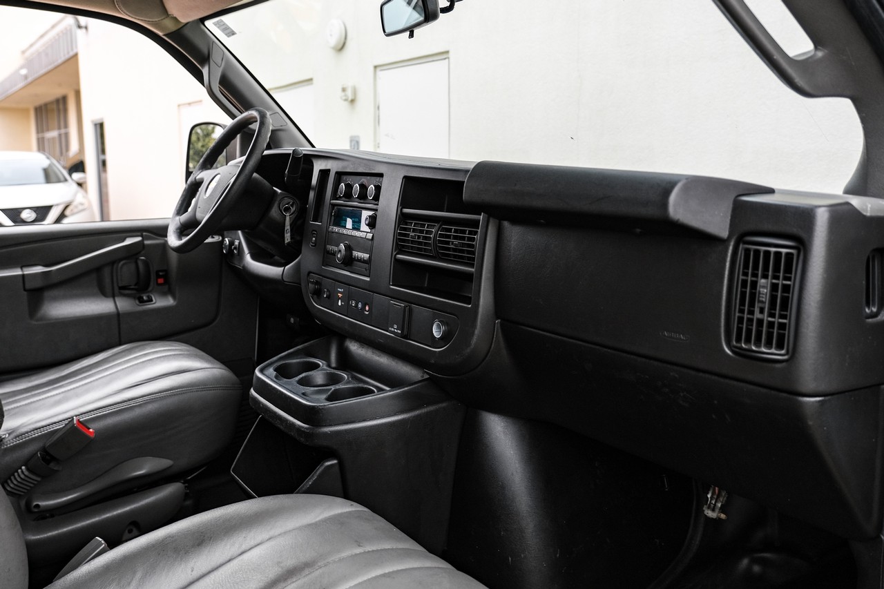 Chevrolet Express Cargo Van Vehicle Main Gallery Image 12