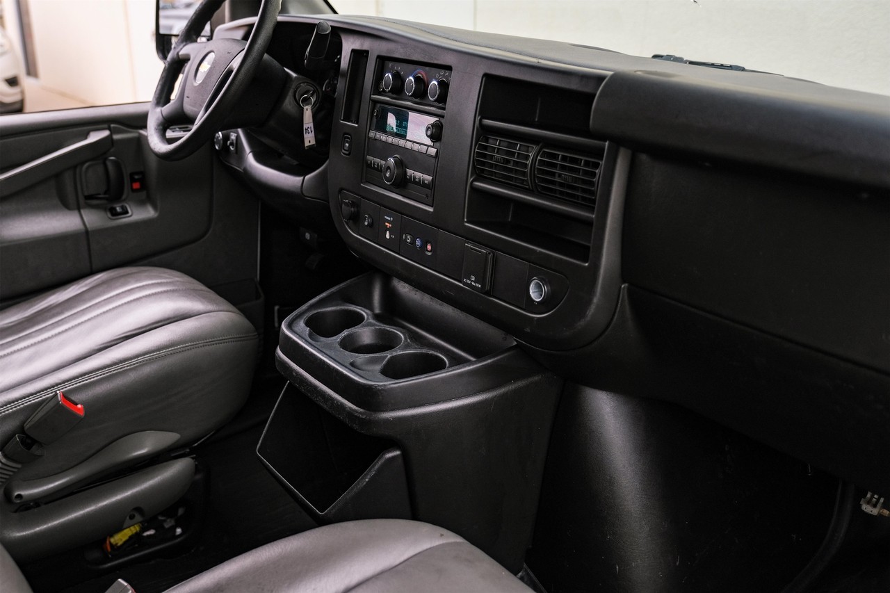 Chevrolet Express Cargo Van Vehicle Main Gallery Image 18