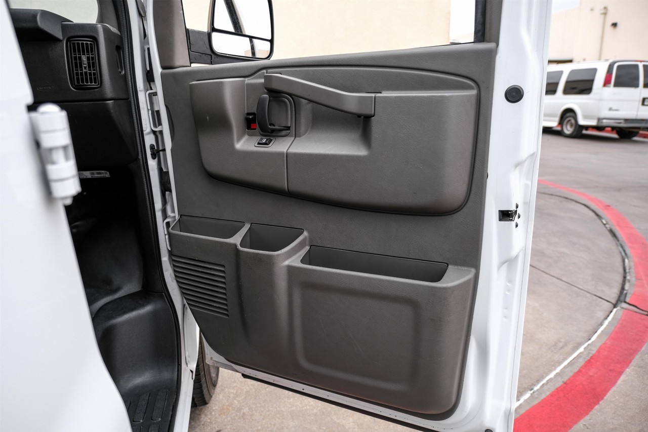 Chevrolet Express Cargo Van Vehicle Main Gallery Image 30