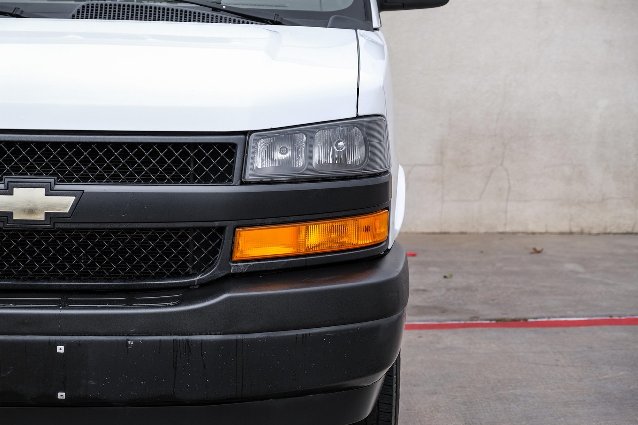 Chevrolet Express Cargo Van Vehicle Main Gallery Image 31