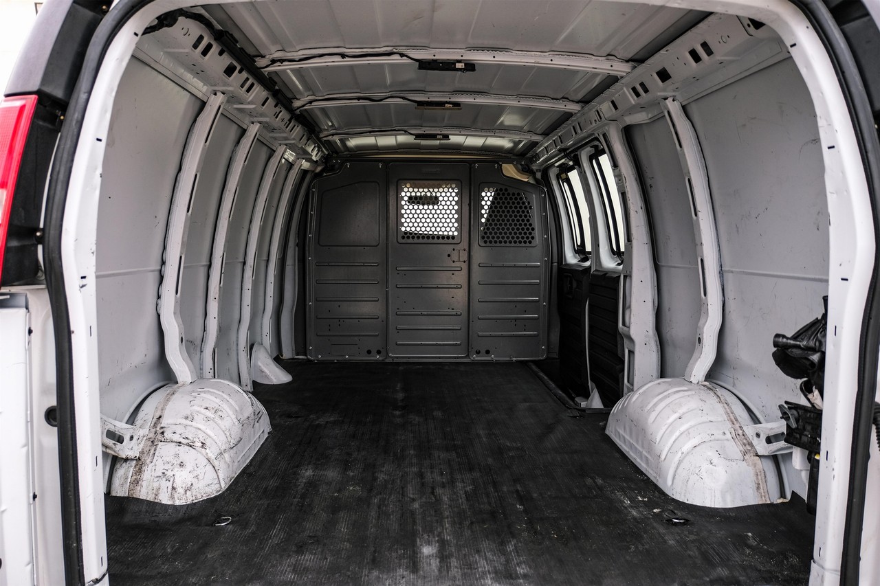 Chevrolet Express Cargo Van Vehicle Main Gallery Image 33