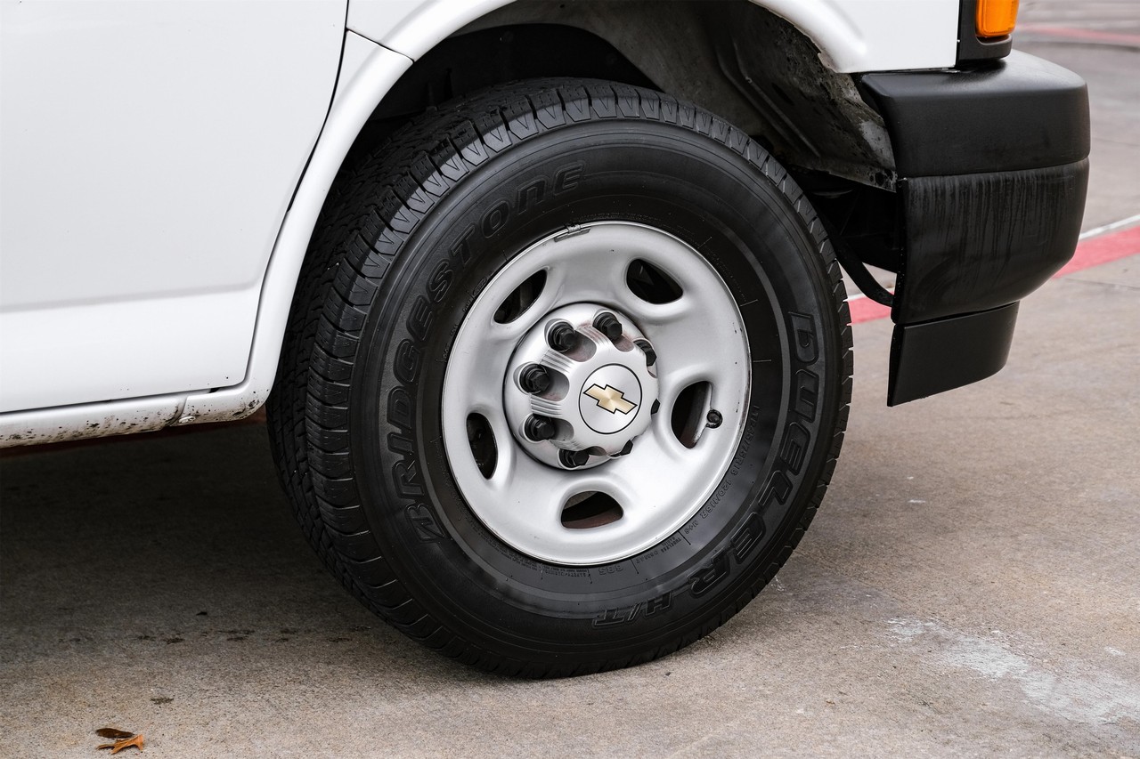 Chevrolet Express Cargo Van Vehicle Main Gallery Image 37