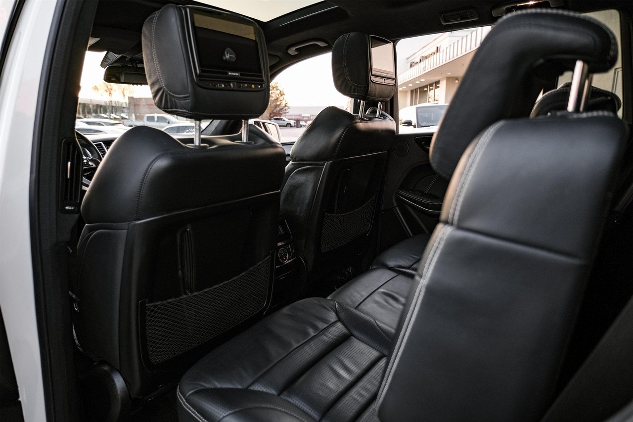 Mercedes-Benz GL-Class Vehicle Main Gallery Image 36