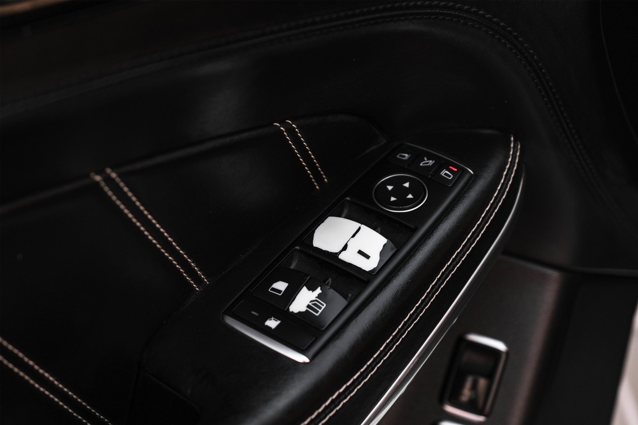 Mercedes-Benz GL-Class Vehicle Main Gallery Image 42