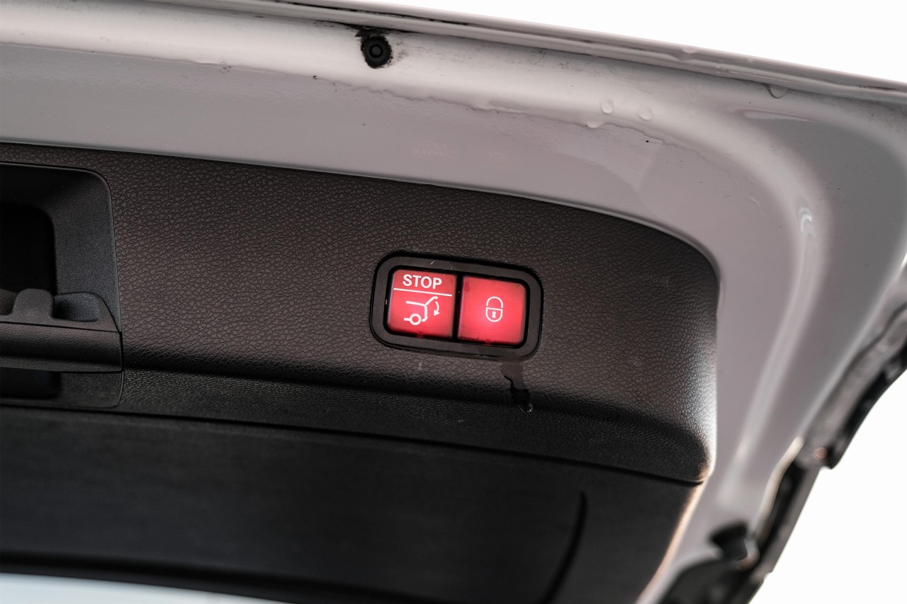 Mercedes-Benz GL-Class Vehicle Main Gallery Image 50