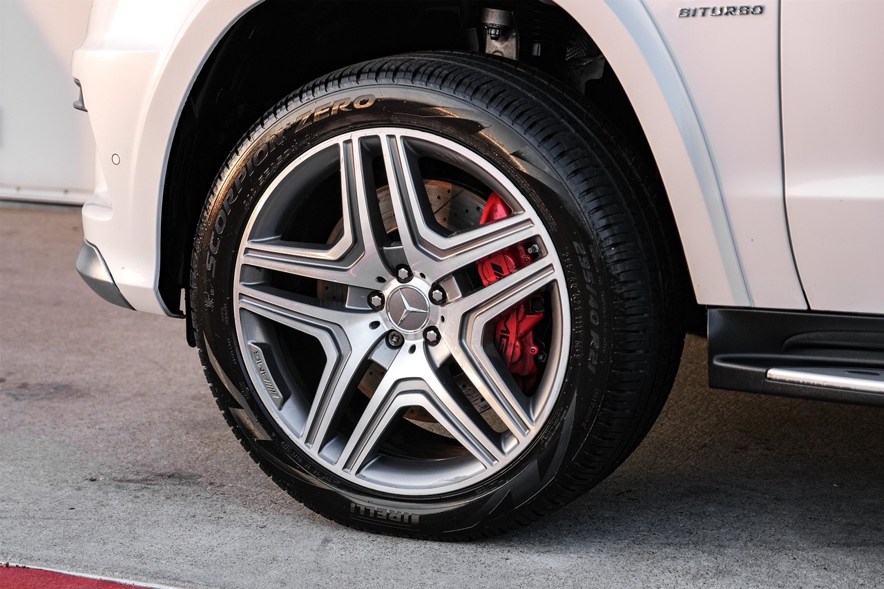 Mercedes-Benz GL-Class Vehicle Main Gallery Image 53