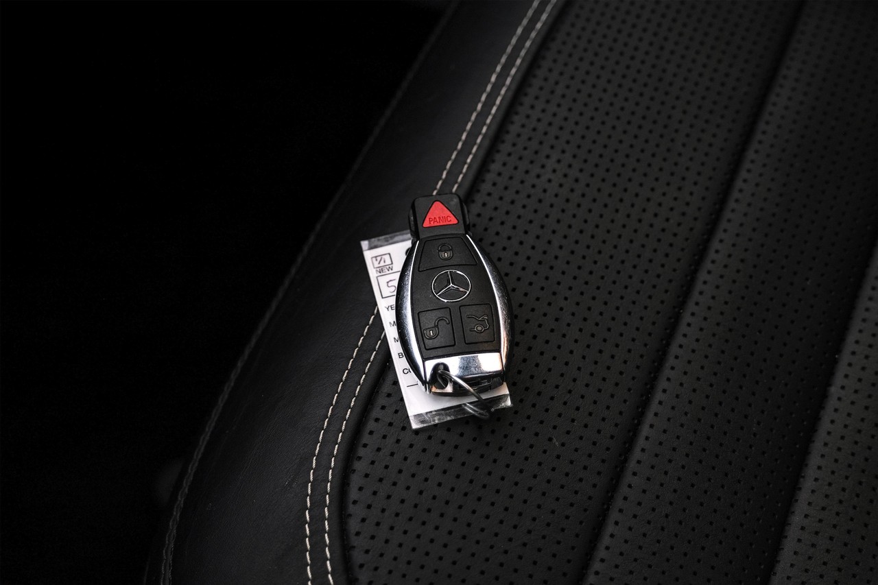 Mercedes-Benz GL-Class Vehicle Main Gallery Image 55