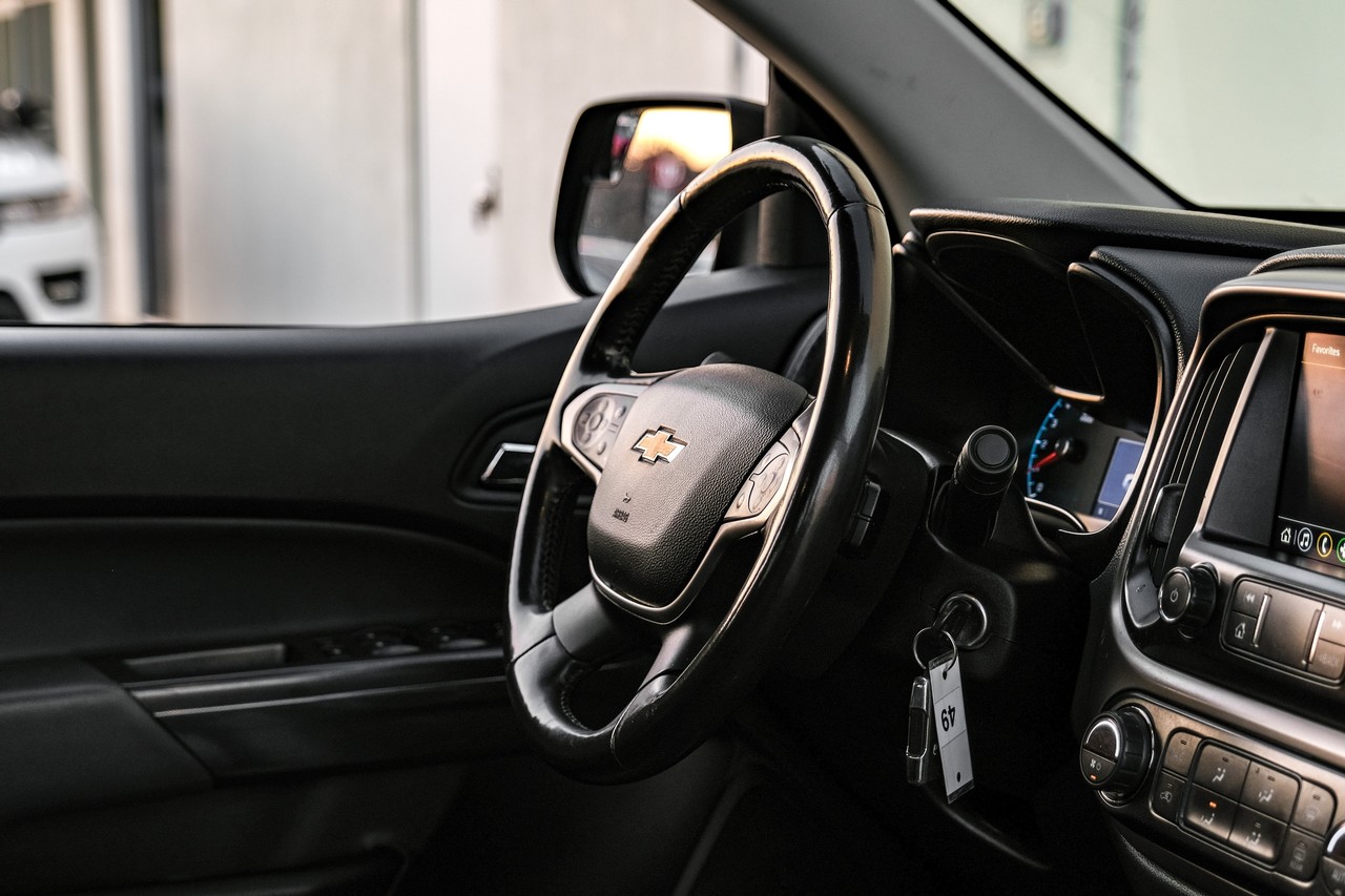 Chevrolet Colorado Vehicle Main Gallery Image 13