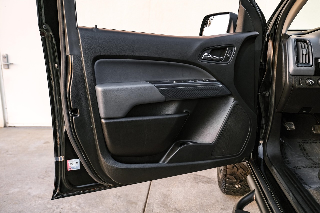 Chevrolet Colorado Vehicle Main Gallery Image 38