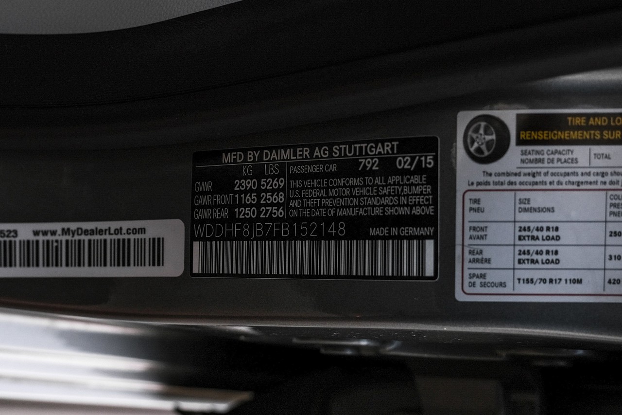 Mercedes-Benz E-Class Vehicle Main Gallery Image 53