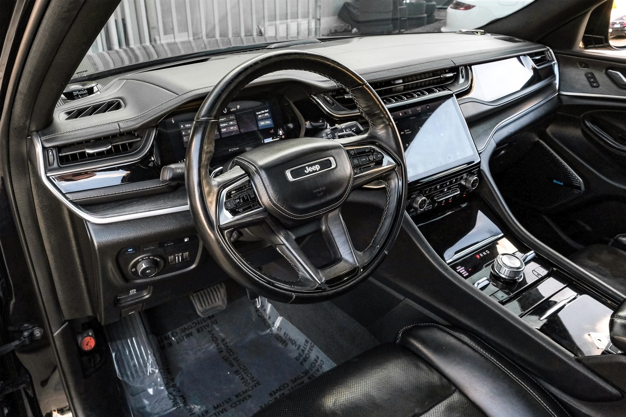 Jeep Grand Cherokee 4xe Vehicle Main Gallery Image 03