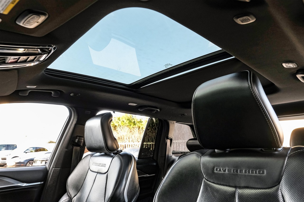 Jeep Grand Cherokee 4xe Vehicle Main Gallery Image 05