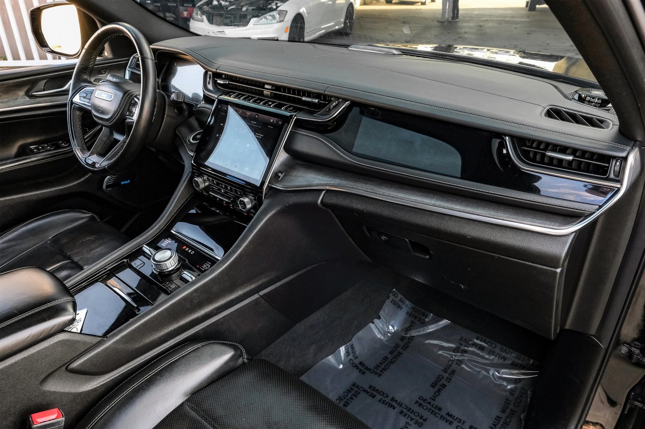 Jeep Grand Cherokee 4xe Vehicle Main Gallery Image 13