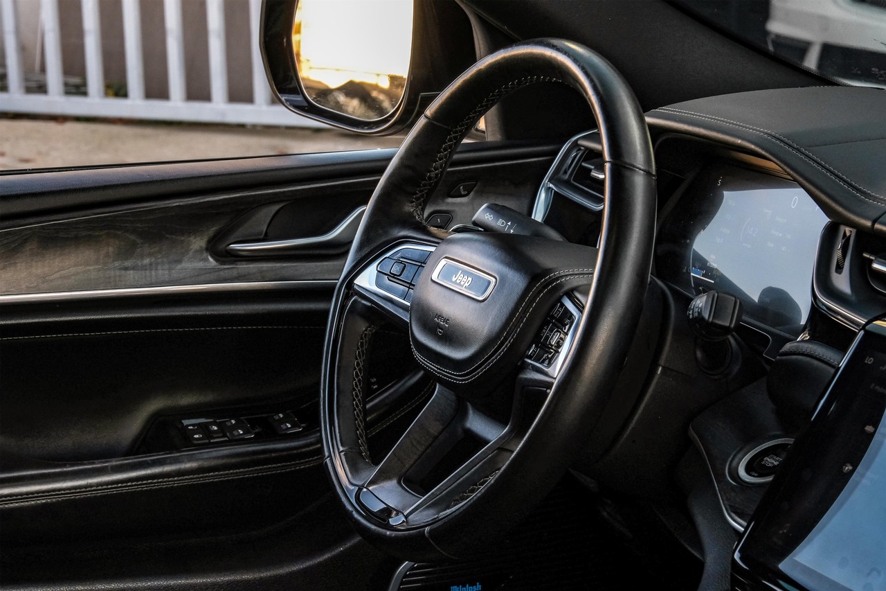 Jeep Grand Cherokee 4xe Vehicle Main Gallery Image 14