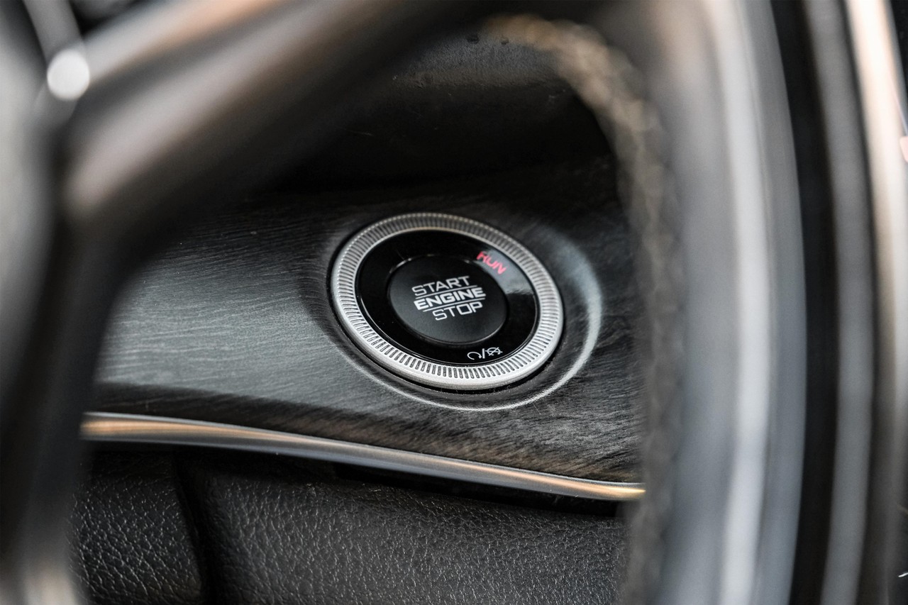 Jeep Grand Cherokee 4xe Vehicle Main Gallery Image 21