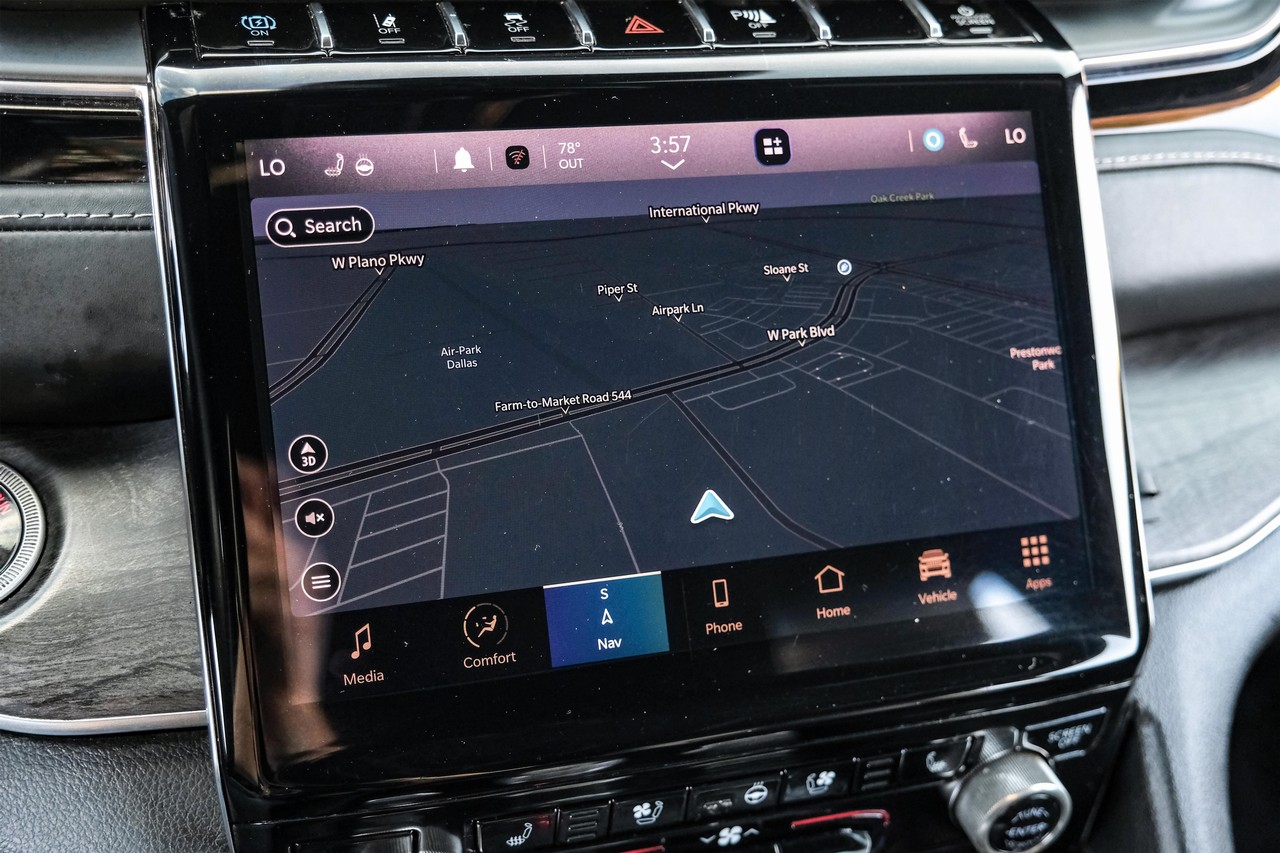 Jeep Grand Cherokee 4xe Vehicle Main Gallery Image 22