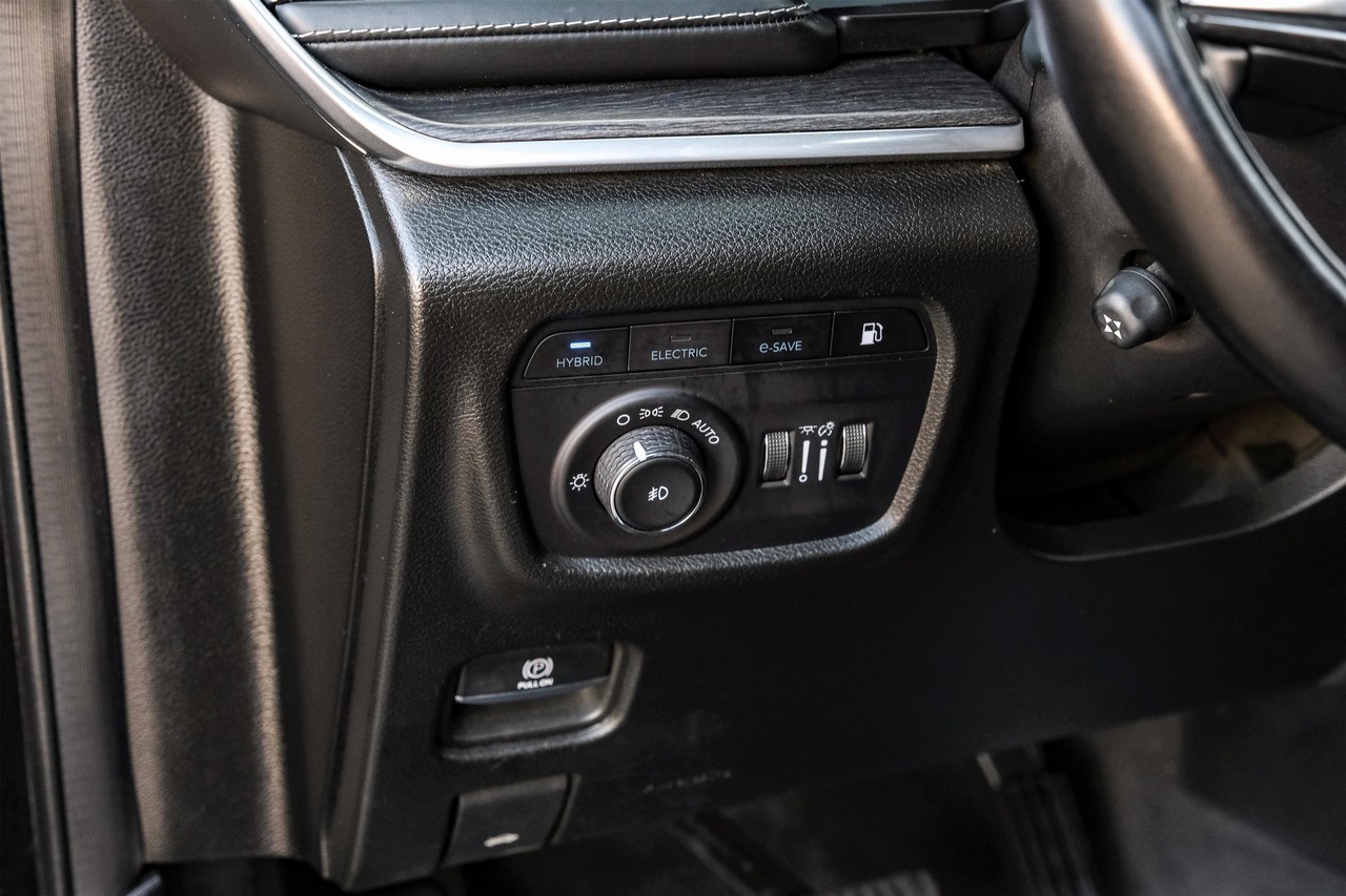 Jeep Grand Cherokee 4xe Vehicle Main Gallery Image 28