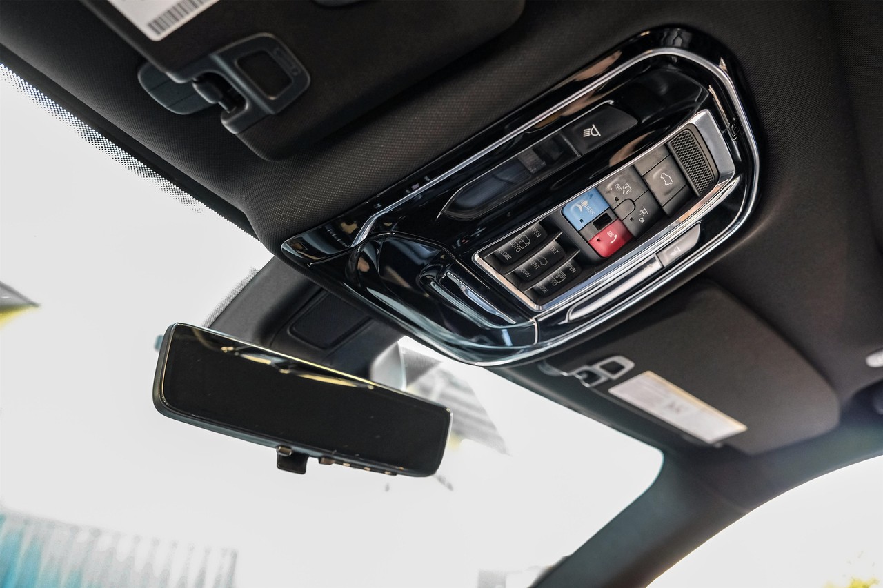 Jeep Grand Cherokee 4xe Vehicle Main Gallery Image 29