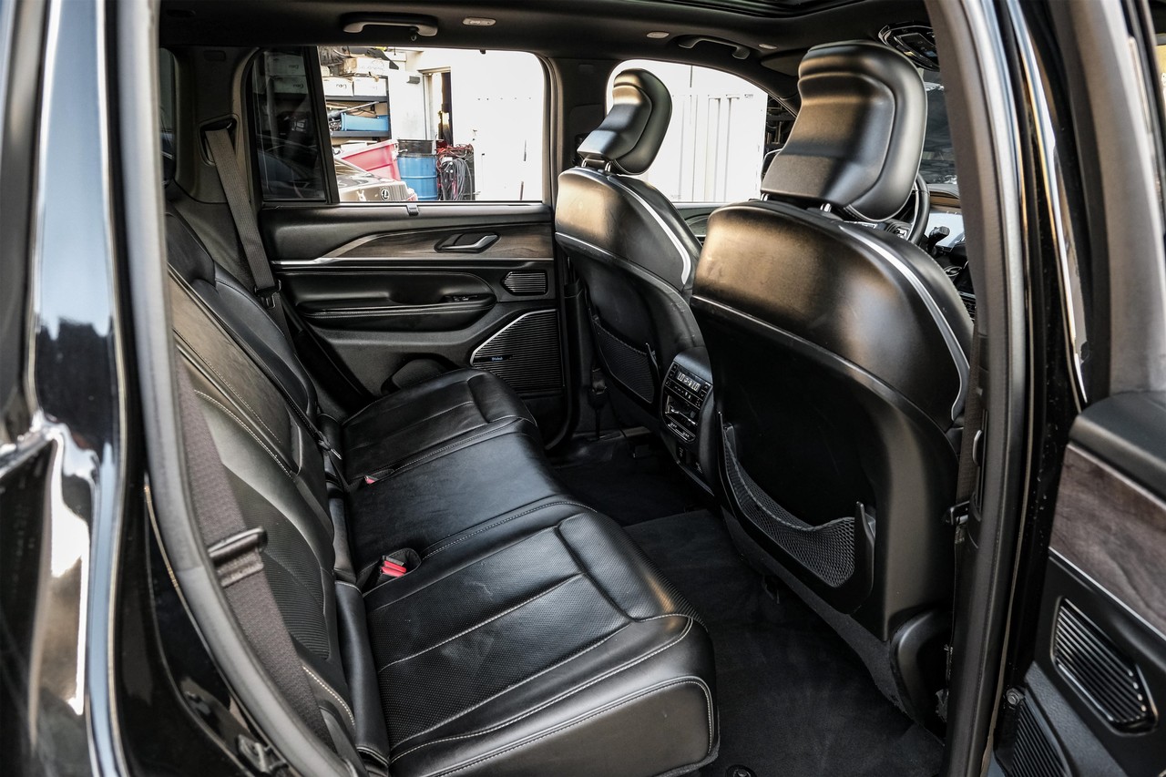 Jeep Grand Cherokee 4xe Vehicle Main Gallery Image 41