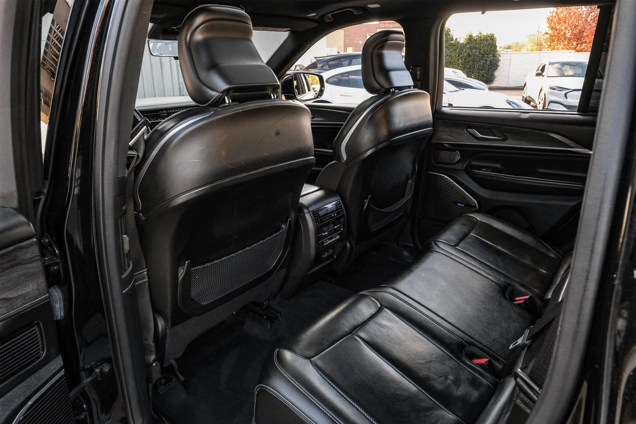 Jeep Grand Cherokee 4xe Vehicle Main Gallery Image 46